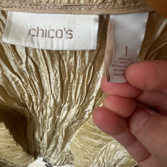 Chico’s Gold Crinkle Ruffle Jacket –‎ Size 1 (US 8) - Picture 4 of 5
